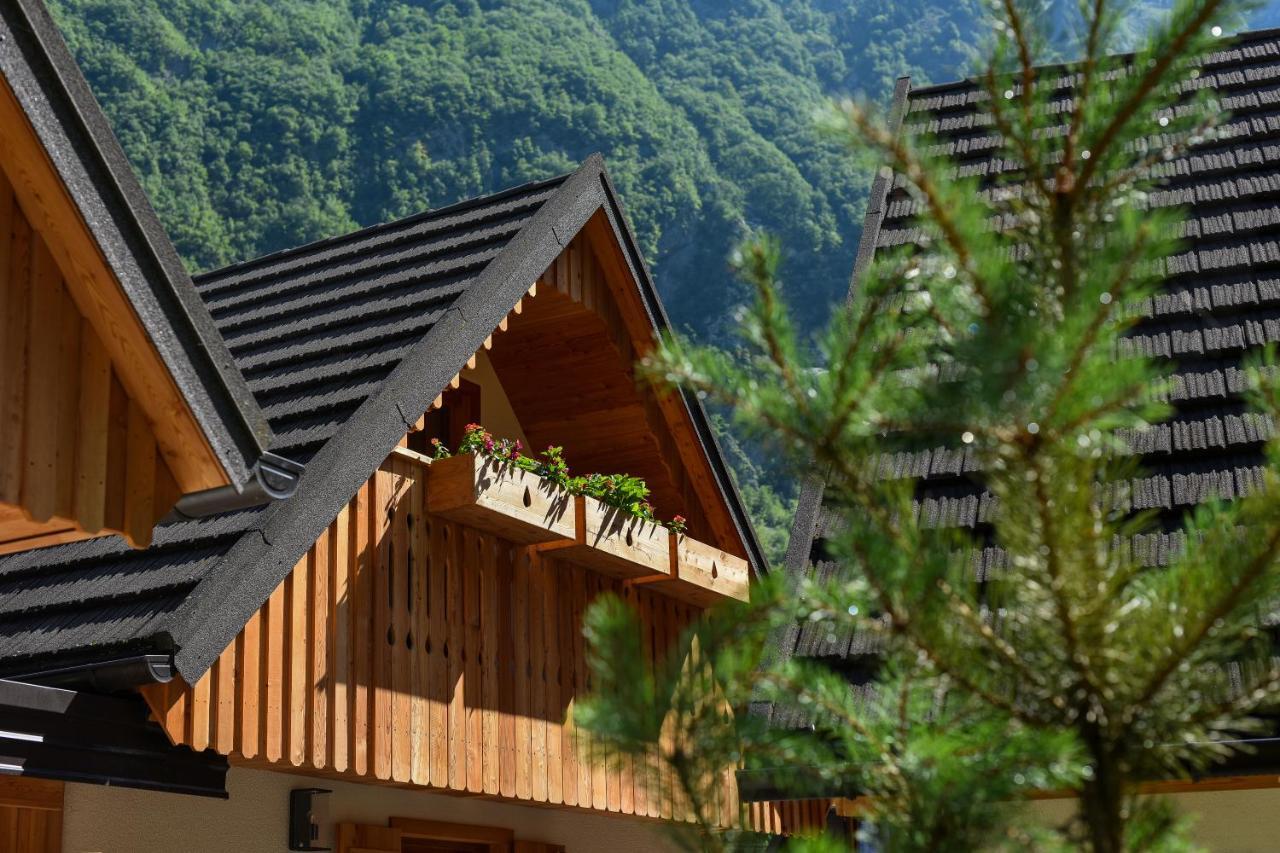 Julian Village Lepena Soca Luaran gambar